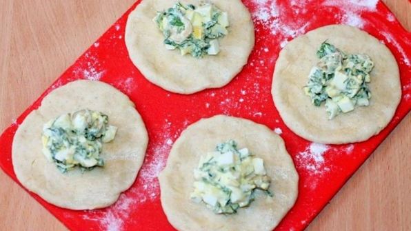 пирожки-булочки на кефире с оливками и зеленью