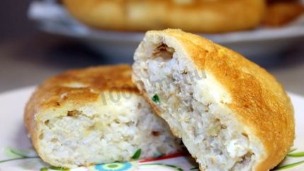 Пирожки из готового дрожжевого теста с рисом