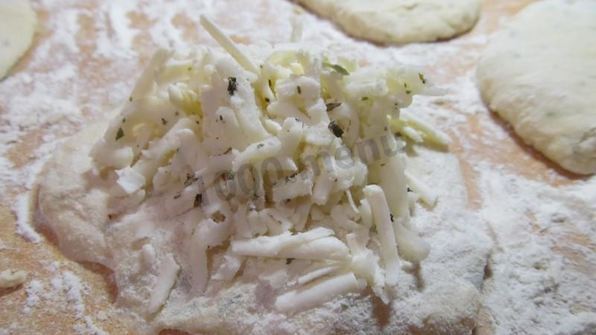 пирожки на сыворотке без дрожжей жареные с сыром