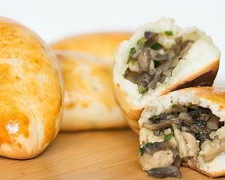 Пирожки с грибами и курицей