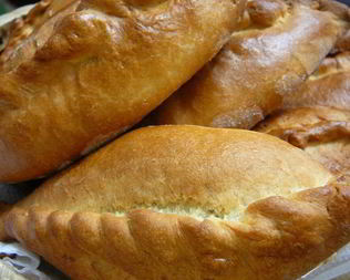 Пирожки с грибами и зеленой гречкой