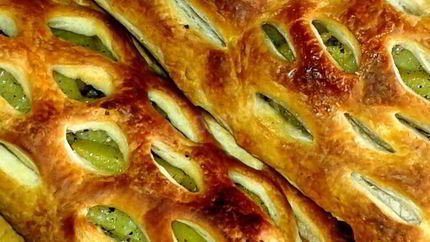 Пирожки с картошкой и фаршем из слоеного теста