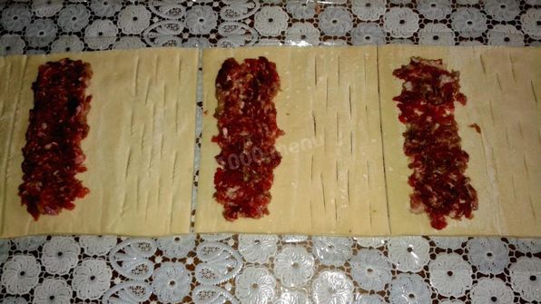 пирожки с картошкой и фаршем из слоеного теста