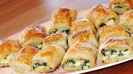 Пирожки с колбасой и сыром