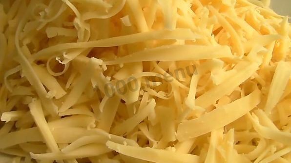 пирожки с колбасой и сыром