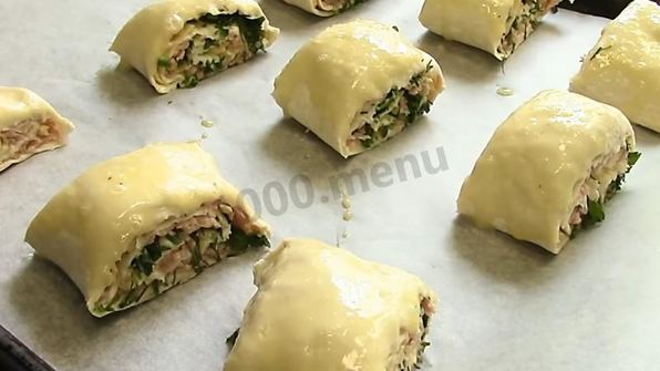 пирожки с колбасой и сыром