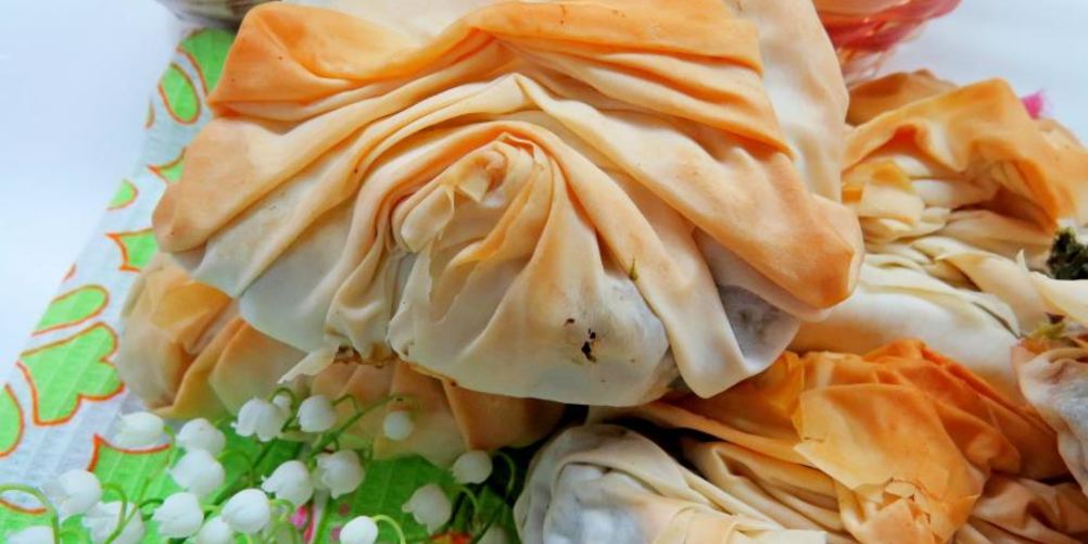 Рецепт пирожков с курицей и шпинатом из теста фило