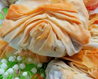 Пирожки с курицей и шпинатом из теста фило