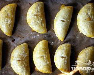 Пирожки с персиками