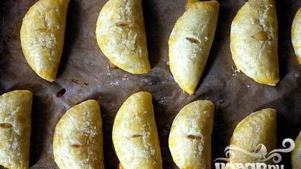 Пирожки с персиками