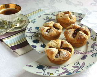 Пирожки с вишней