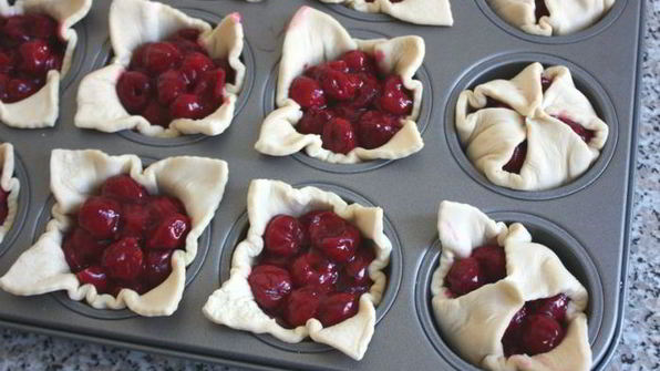 пирожки с вишней