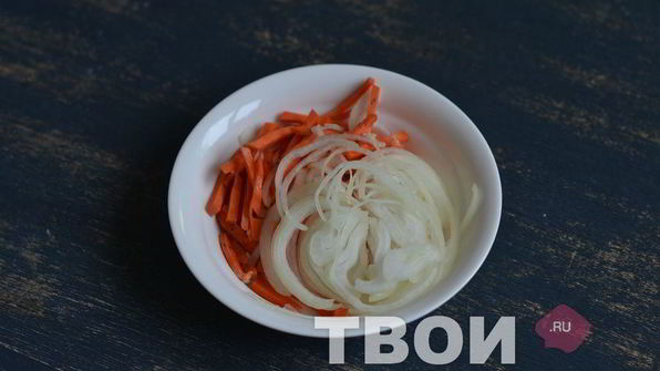 слоеные пирожки с куриной печенью