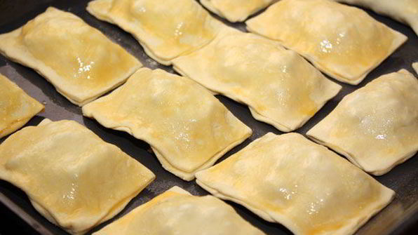 слоеные пирожки с мясом