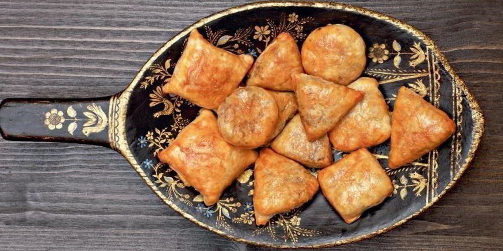 Рецепт слоеных пирожков с печенью цесарки