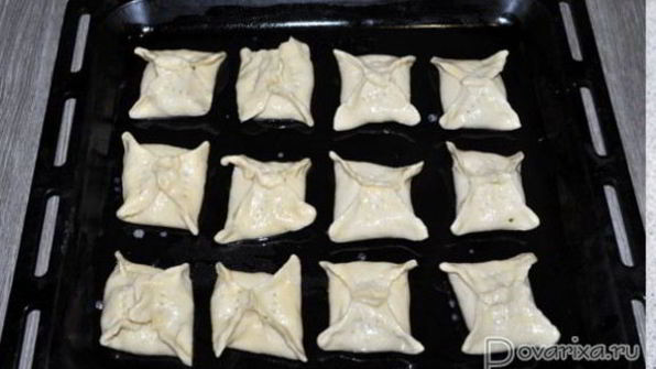 слоеные пирожки с тунцом