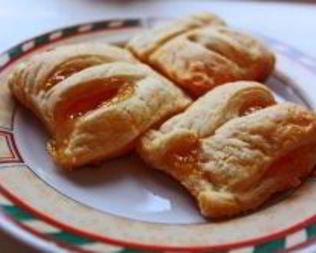 Слоеные пирожки с вареньем в духовке