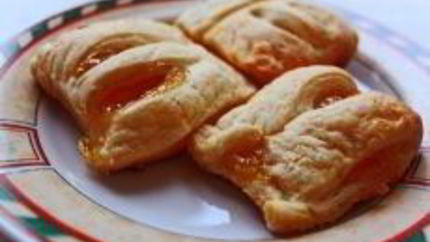 Слоеные пирожки с вареньем в духовке