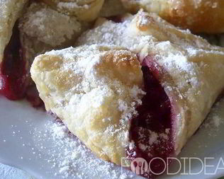 Слоеные пирожки с вареньем