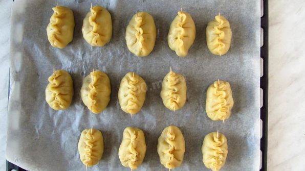 закусочные пирожки с мясом в духовке