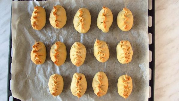 закусочные пирожки с мясом в духовке