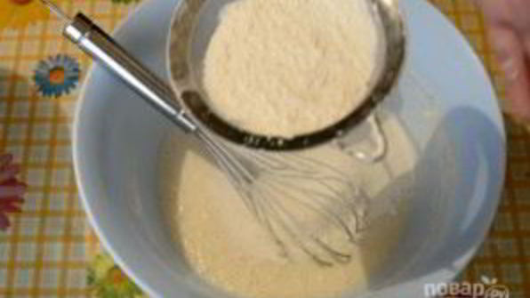 жареные пирожки с яйцом, луком и зеленью