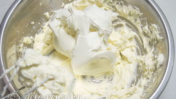 бисквитное пирожное со сливочным кремом