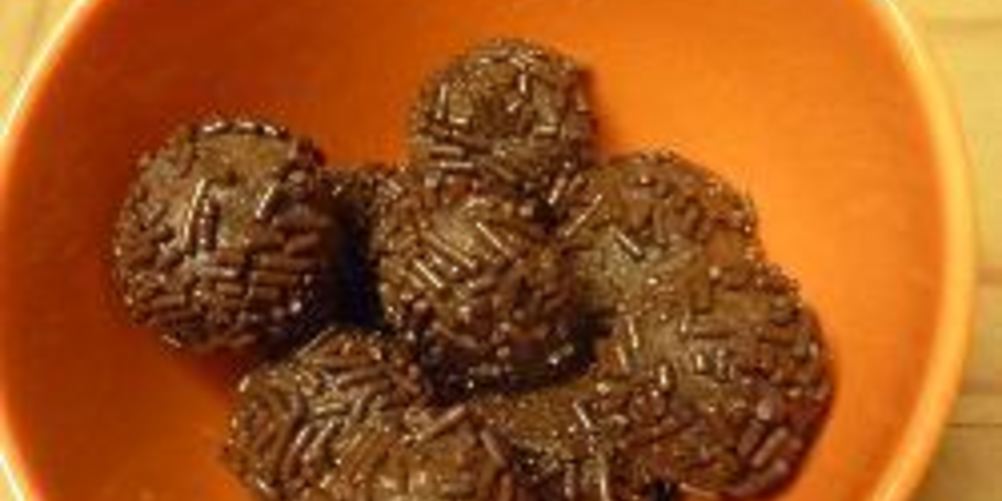 Рецепт бисквитных пирожных с ромом и шоколадом