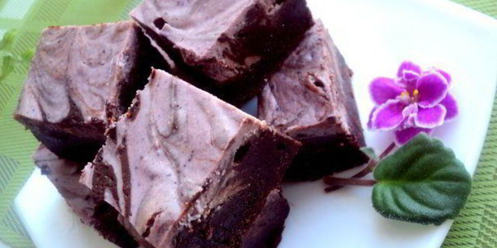 Рецепт брауни с сырно-черничной прослойкой