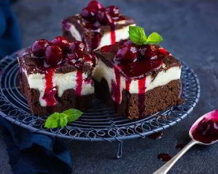 Брауни с творогом и вишней