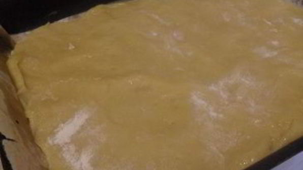 медовое пирожное