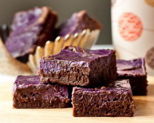 Мраморные брауни с сырно-черничной прослойкой