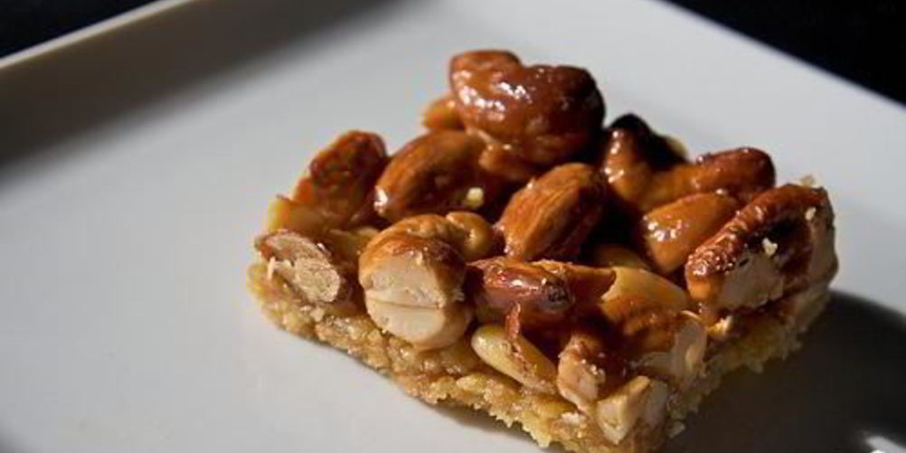 Рецепт ореховых пирожных с медом