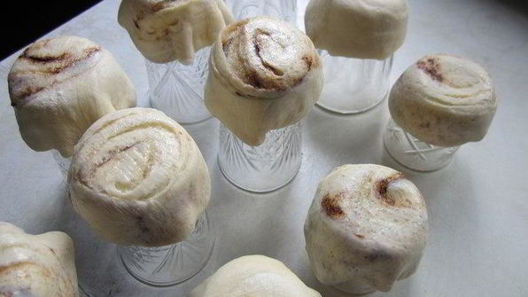 пирожное клубника в корзиночке из слоеного теста