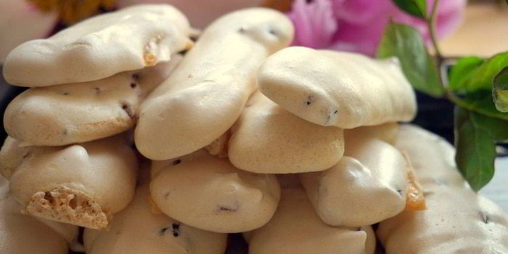 Рецепт пирожного клюквенного безе