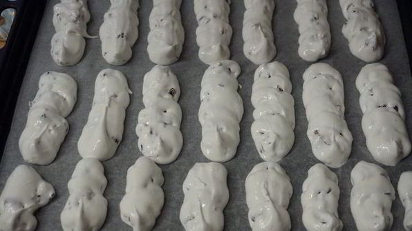 пирожное клюквенное безе