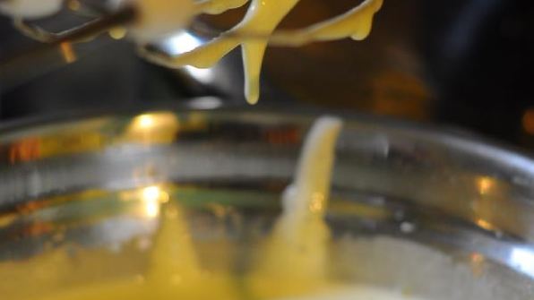 пирожное с маскарпоне и апельсиновой карамелью