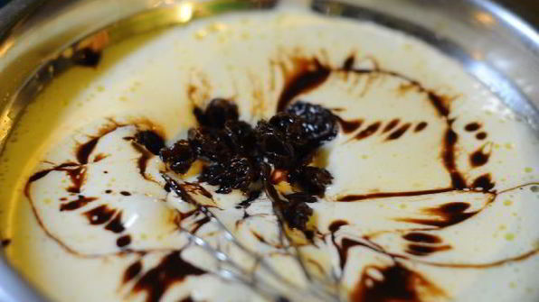 пирожное с маскарпоне и апельсиновой карамелью