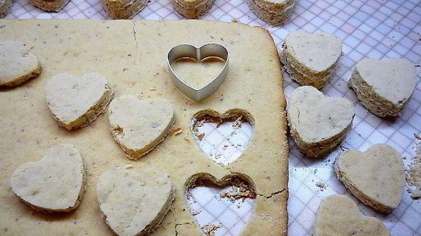 пирожные-птифуры миндальные сердечки