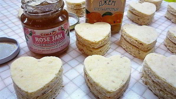 пирожные-птифуры миндальные сердечки