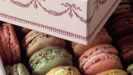 Шоколадно-миндальные пирожные макароны