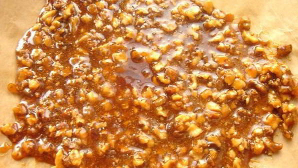 шоколадное пирожное с черносливовым кремом