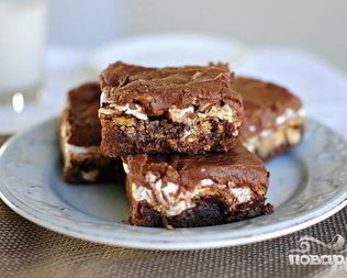 Шоколадные пирожные с орехами и суфле