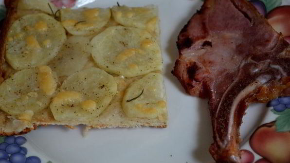 картофельная пицца с розмарином