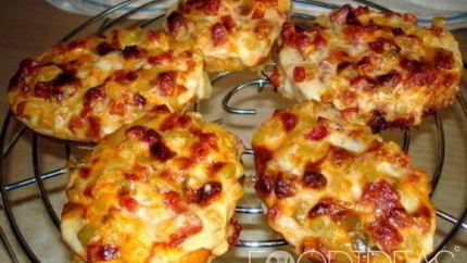Мини-пицца из булочек