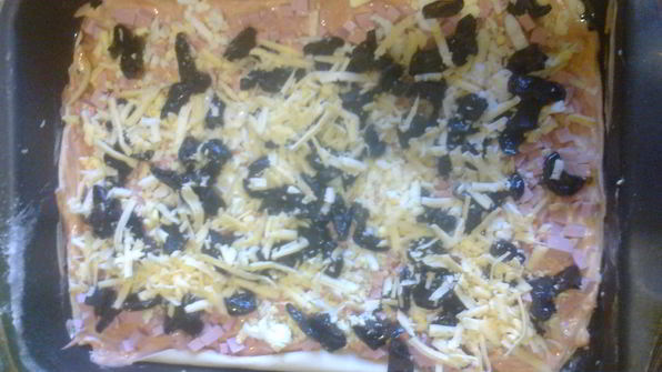 пицца из слоеного теста с грибами