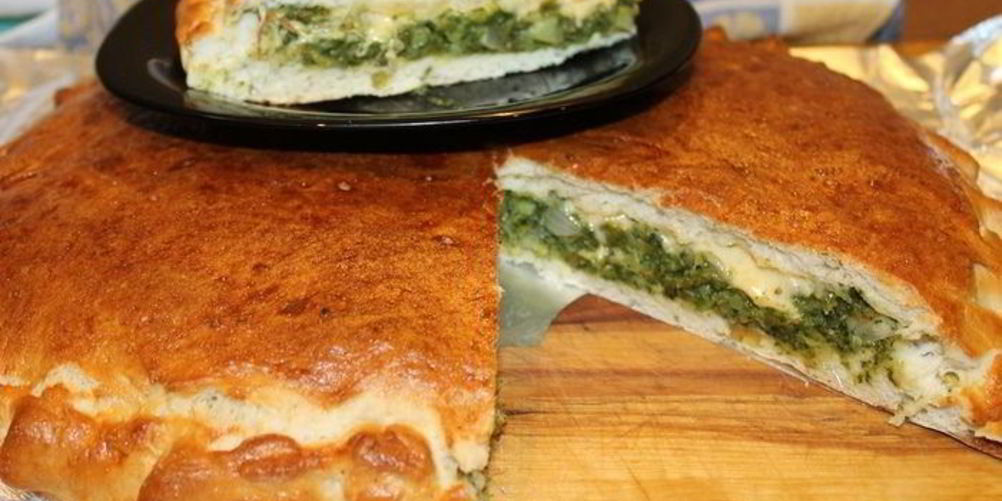 Рецепт пиццы кальцоне с брокколи и шпинатом