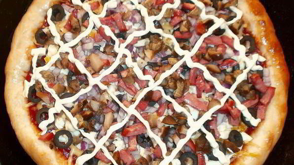 пицца каприччио с ветчиной и грибами