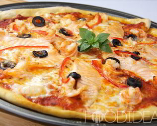 Пицца Морской волк с горбушей и креветками