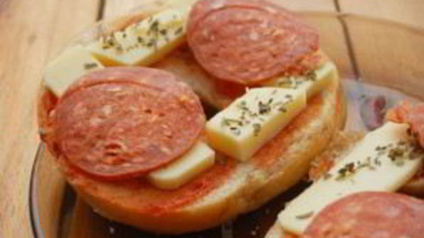 пицца на батоне